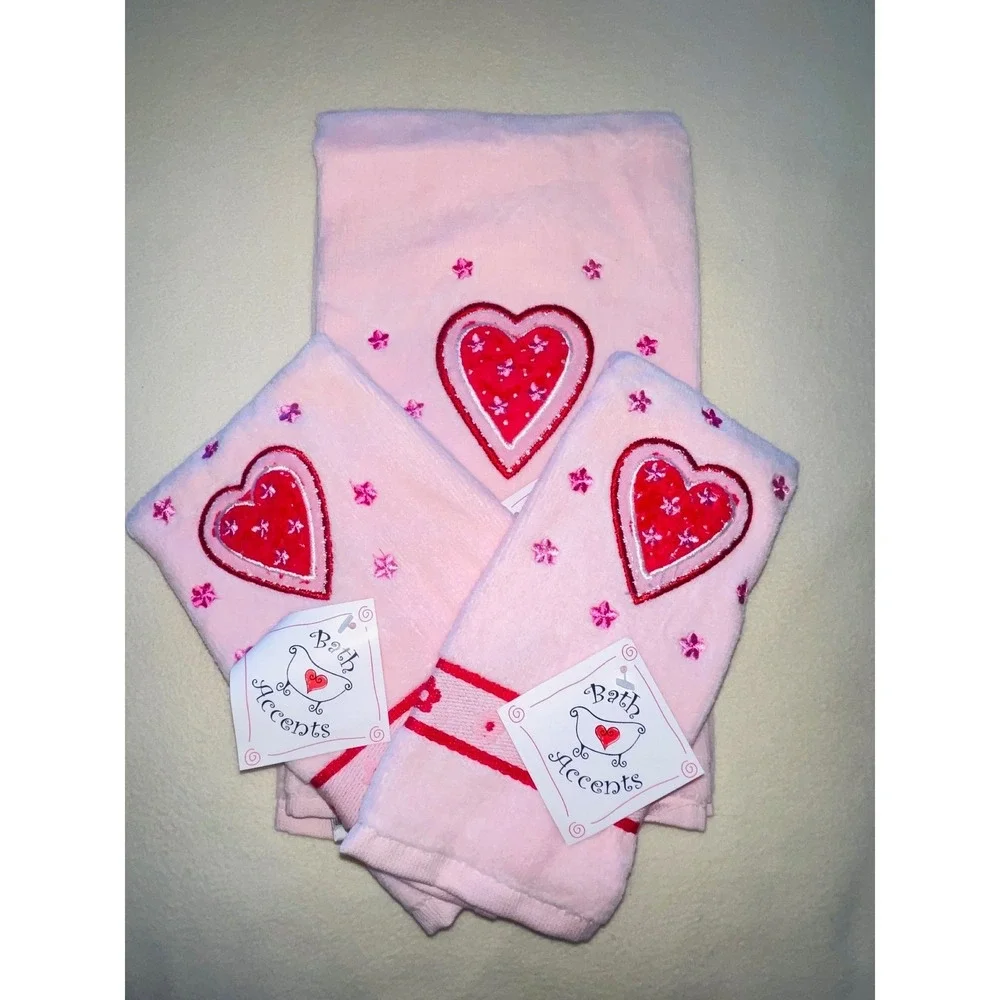 NEW Ritz Bath Accents 3pc Towel Set OS Pink Heart Embroidery Hand & 2 Washcloths